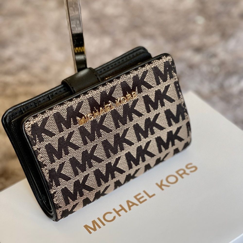 Michael Kors Bifold wallet-sold